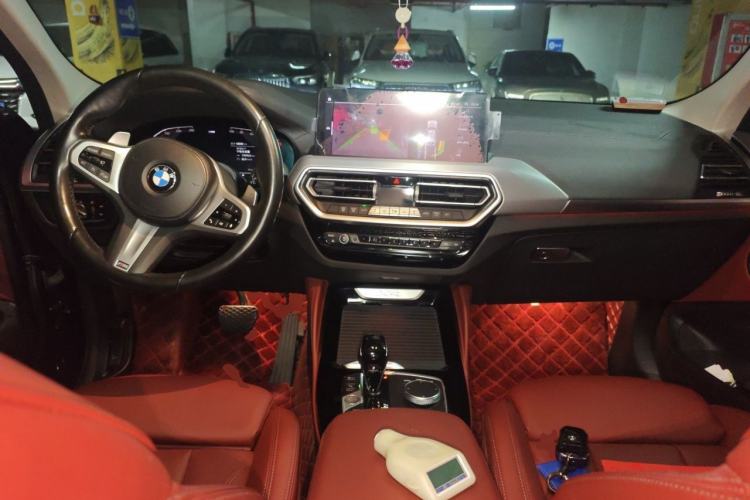 Used BMW X4 2022 xDrive 25i M Sport Package Center Console