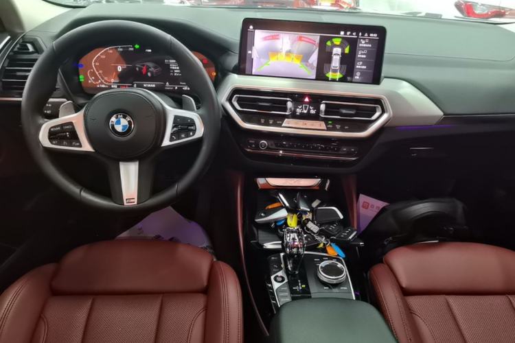 Used BMW X4 2022 xDrive 25i M Sport Package Center Console
