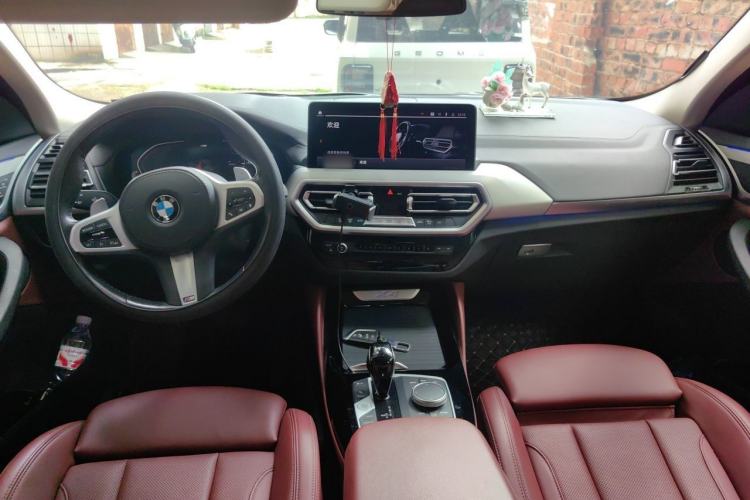 Used BMW X4 2022 xDrive 25i M Sport Package Center Console