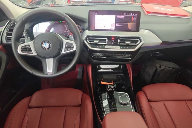 Used BMW X4 2022 xDrive 25i M Sport Package Center Console