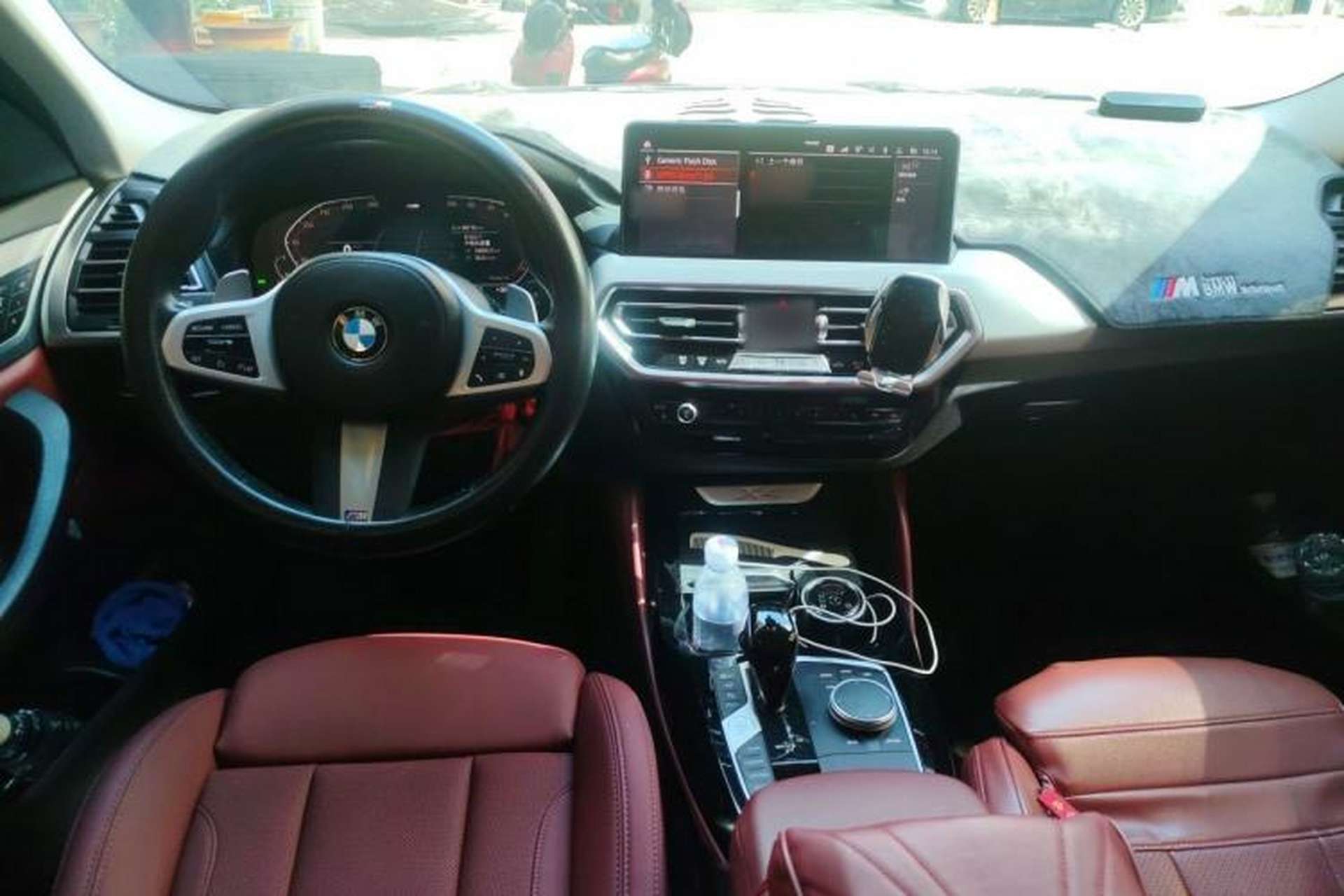 Used BMW X4 2022 xDrive 30i M Sport Package Center Console
