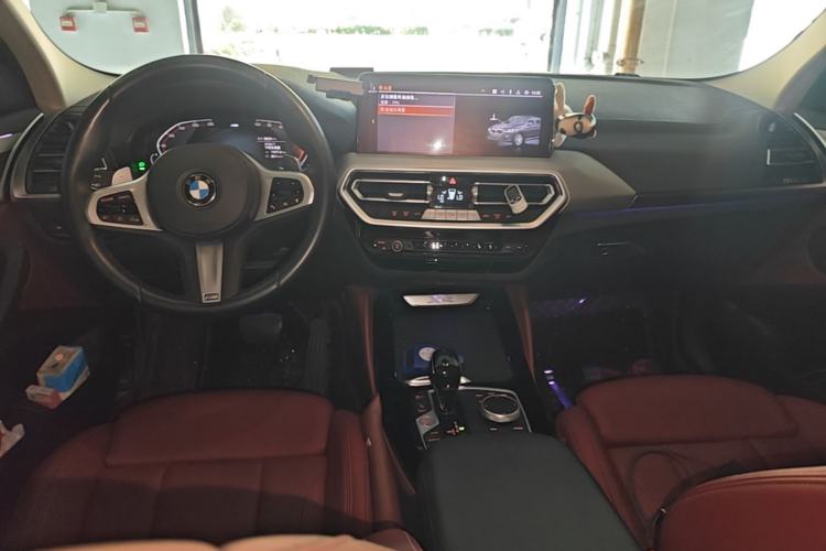 Used BMW X4 2022 xDrive 25i M Sport Package Center Console