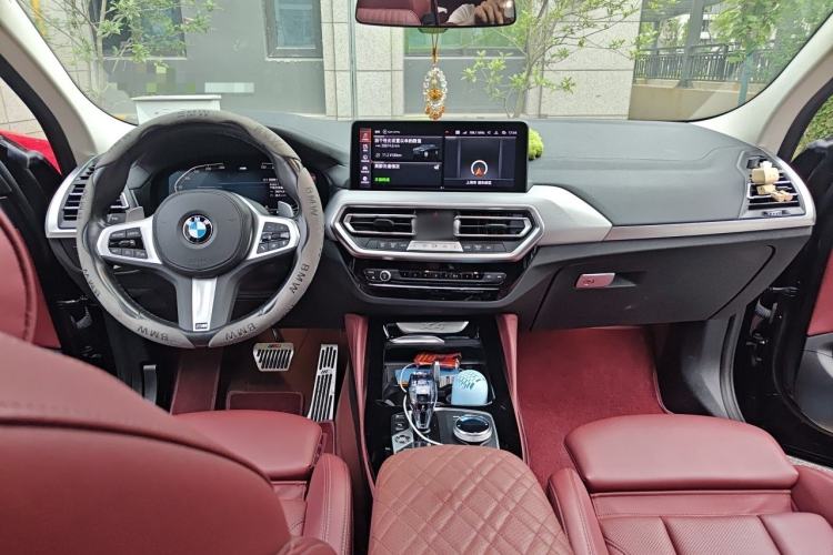 Used BMW X4 2022 xDrive 25i M Sport Package Center Console