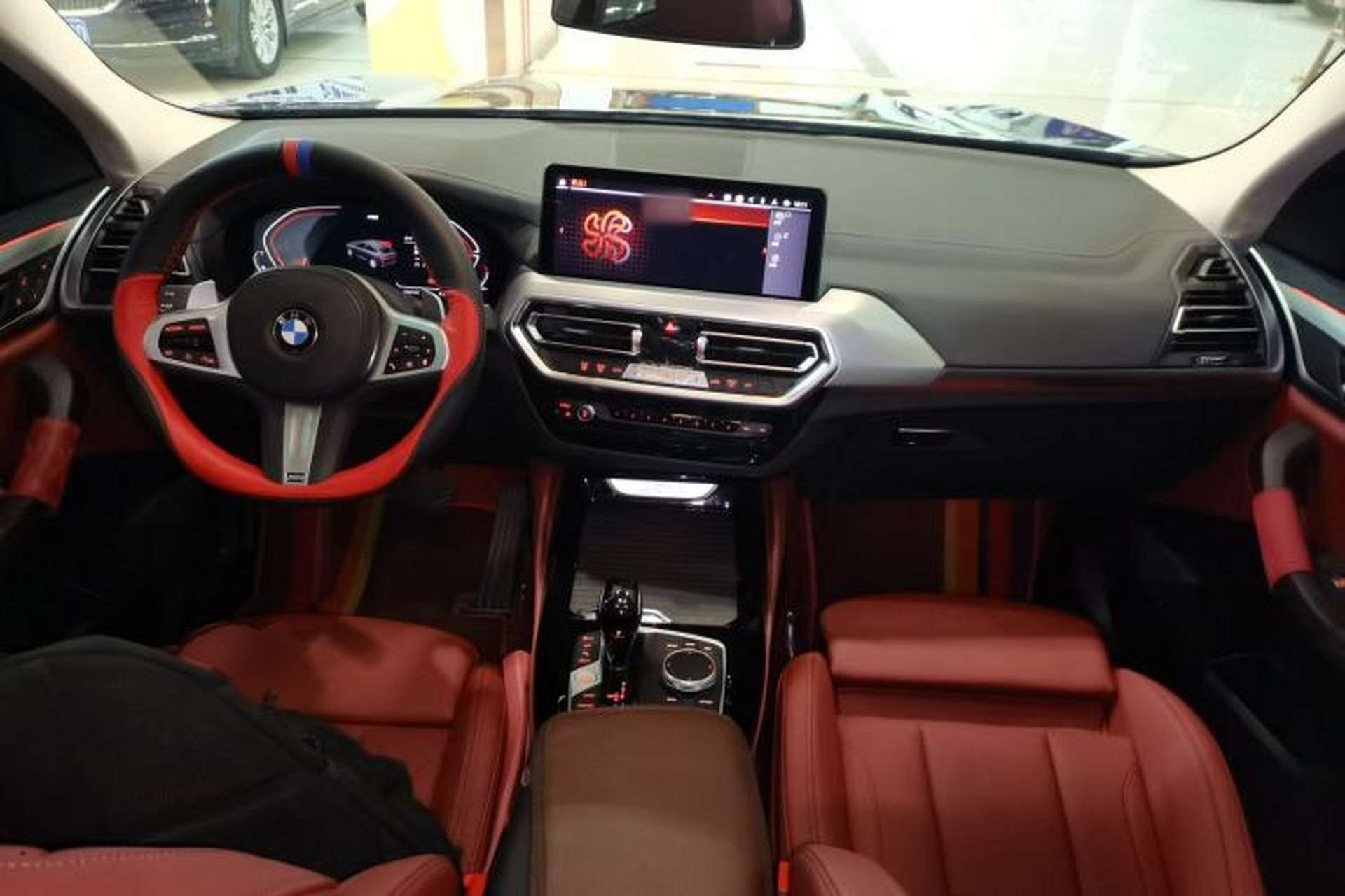 Used BMW X4 2022 xDrive 30i M Sport Package Center Console