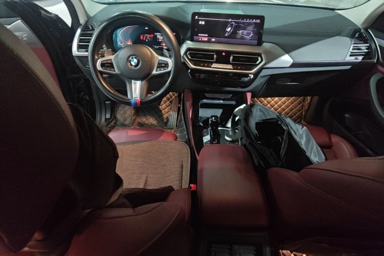 Used BMW X4 2022 xDrive 25i M Sport Package Center Console