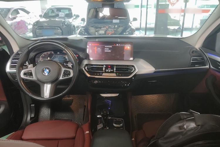 Used BMW X4 2022 xDrive 30i M Sport Package Center Console