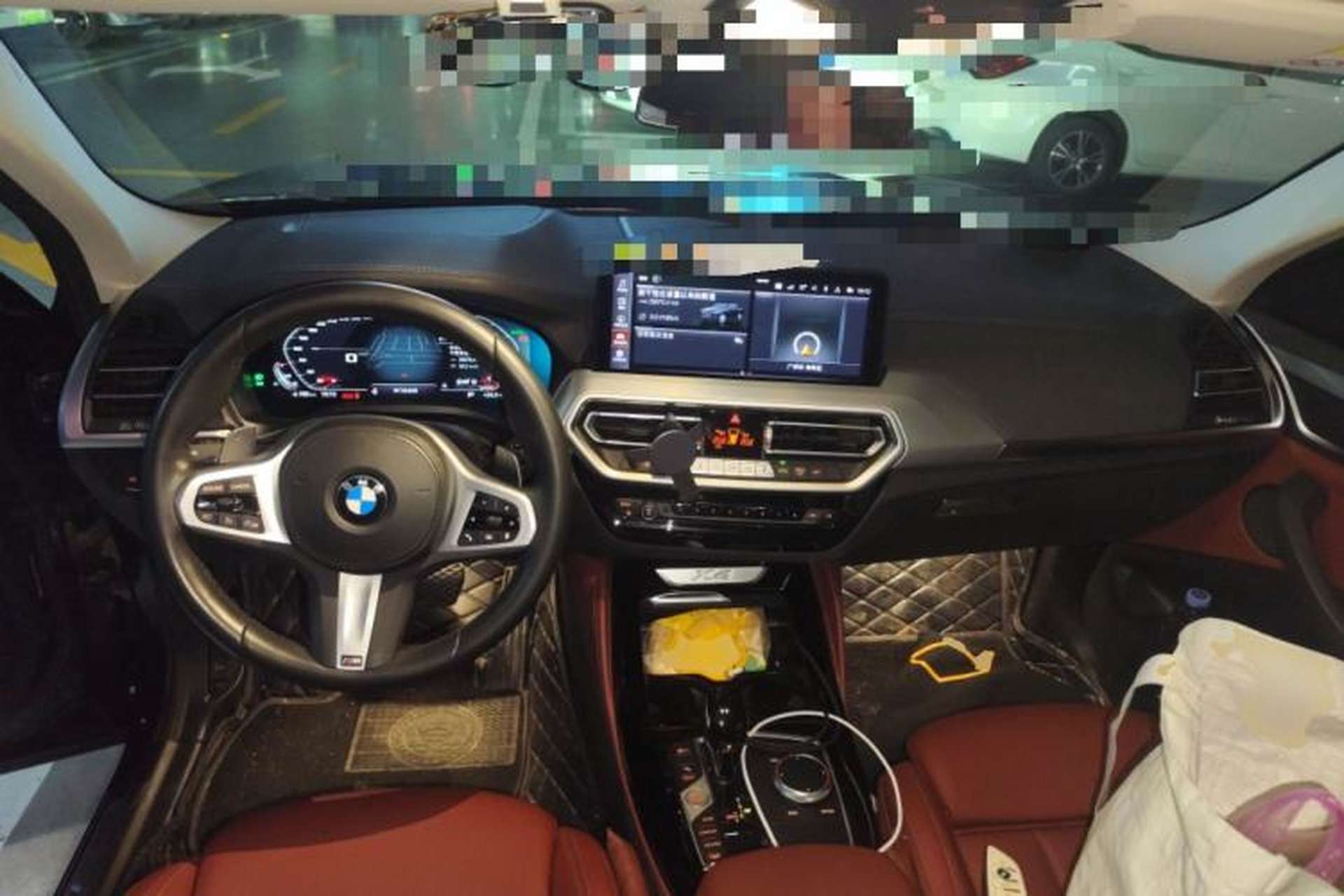 Used BMW X4 2022 xDrive 25i M Sport Package Center Console