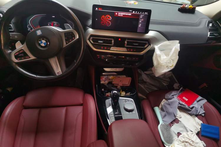 Used BMW X4 2022 xDrive 25i M Sport Package Center Console