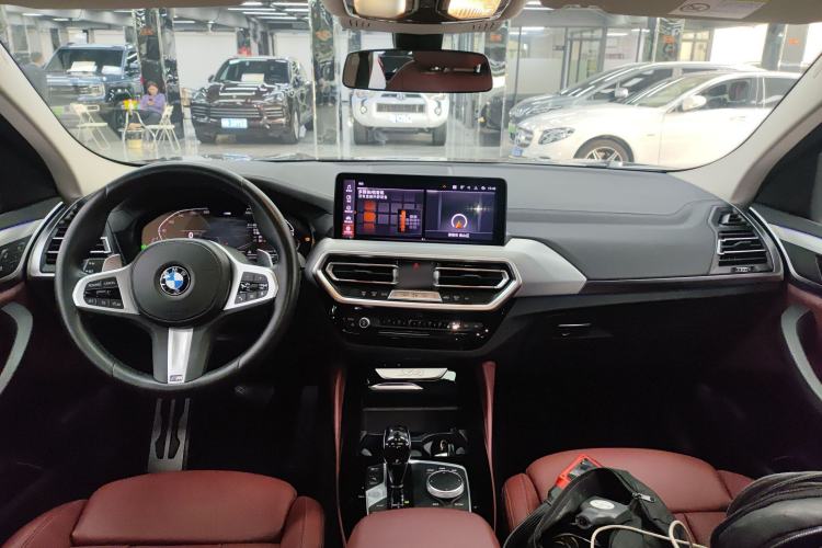 Used BMW X4 2022 xDrive 25i M Sport Package Center Console