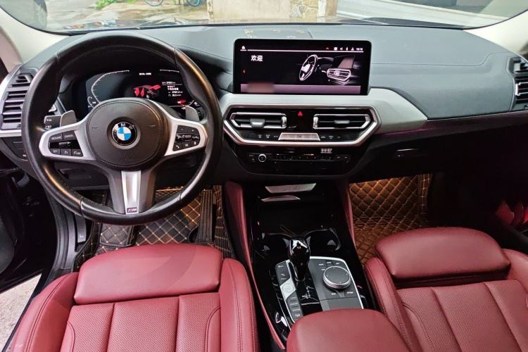 Used BMW X4 2022 xDrive 25i M Sport Package Center Console