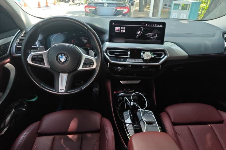 Used BMW X4 2022 xDrive 30i M Sport Package Center Console