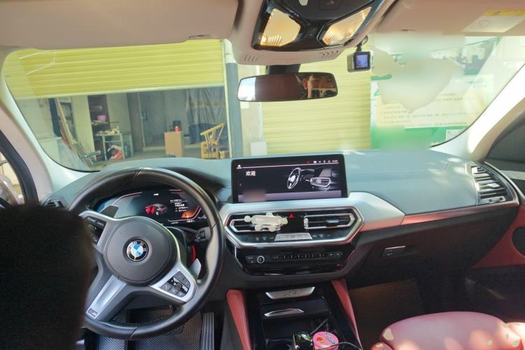 Used BMW X4 2022 xDrive 25i M Sport Package Center Console
