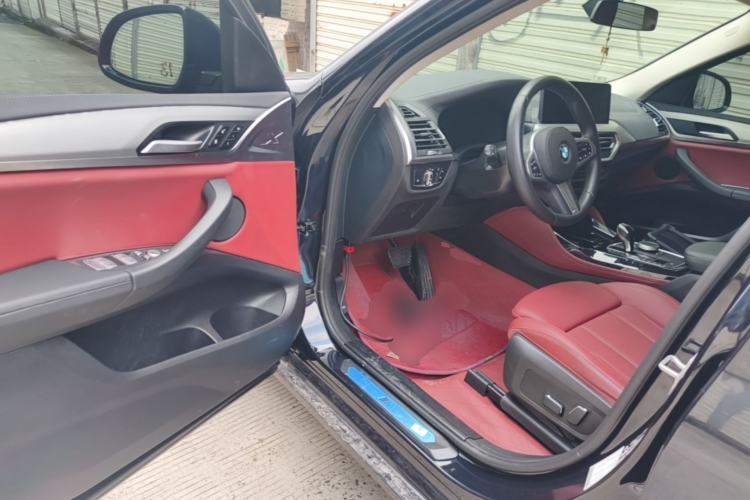 Used BMW X4 2022 xDrive 30i M Sport Package Driver Seat