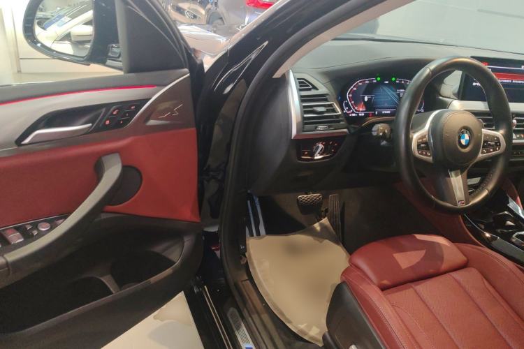 Used BMW X4 2022 xDrive 25i M Sport Package Driver Seat