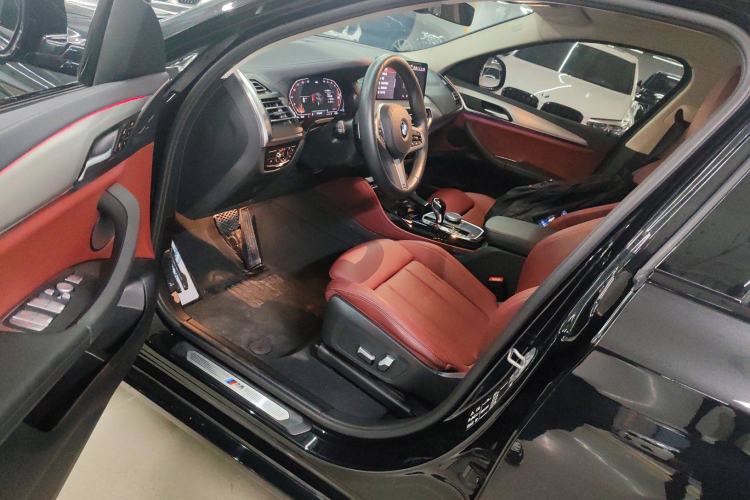 Used BMW X4 2022 xDrive 30i M Sport Package Driver Seat