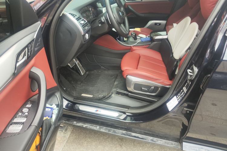 Used BMW X4 2022 xDrive 25i M Sport Package Driver Seat