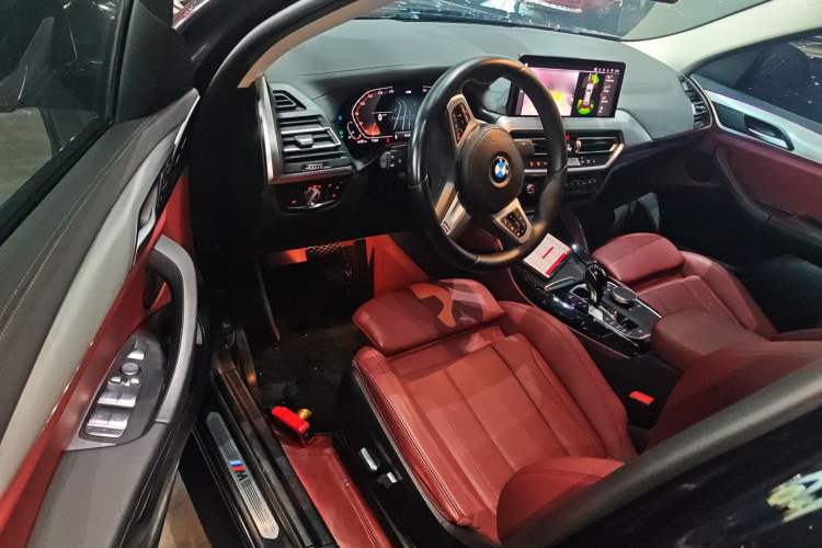 Used BMW X4 2022 xDrive 25i M Sport Package Driver Seat