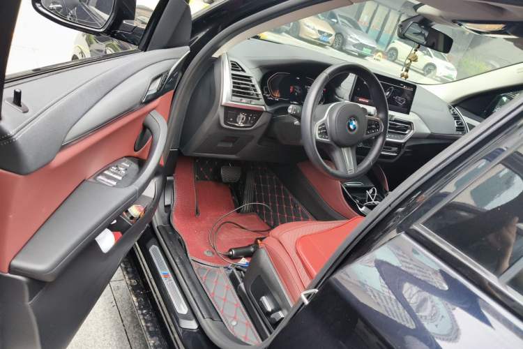 Used BMW X4 2022 xDrive 30i M Sport Package Driver Seat