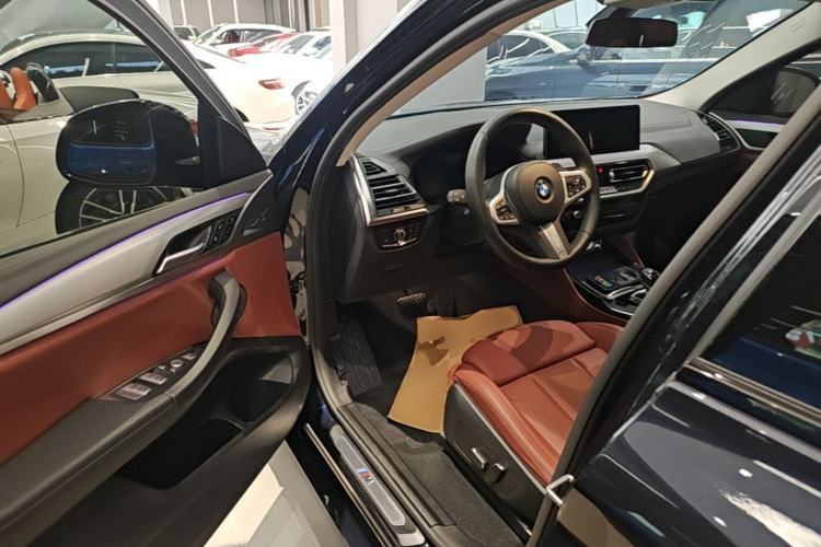 Used BMW X4 2022 xDrive 25i M Sport Package Driver Seat