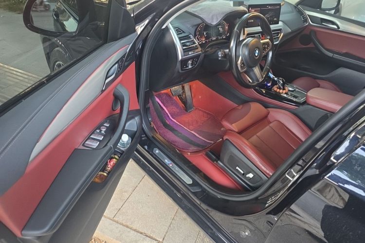 Used BMW X4 2022 xDrive 25i M Sport Package Driver Seat