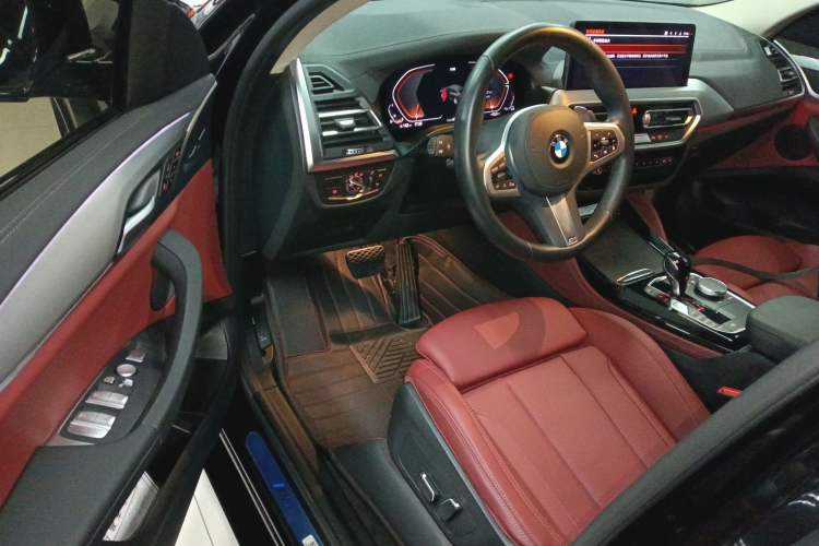 Used BMW X4 2022 xDrive 25i M Sport Package Driver Seat
