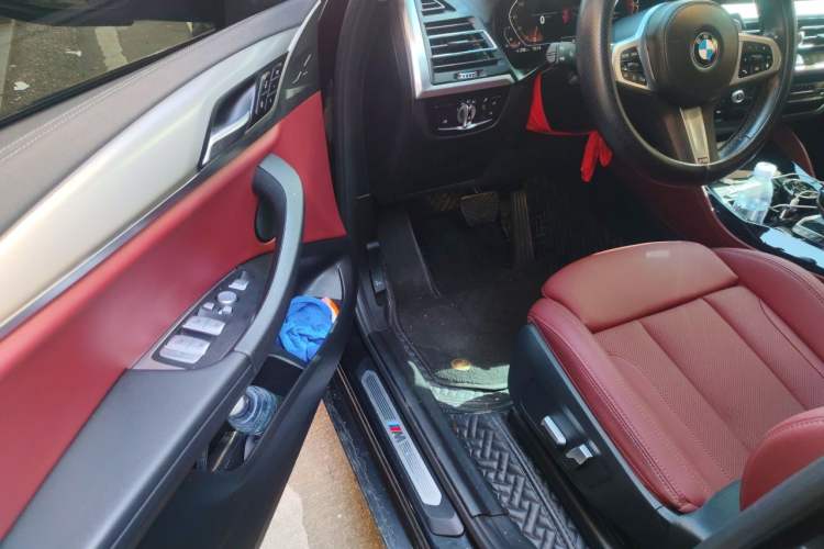 Used BMW X4 2022 xDrive 30i M Sport Package Driver Seat