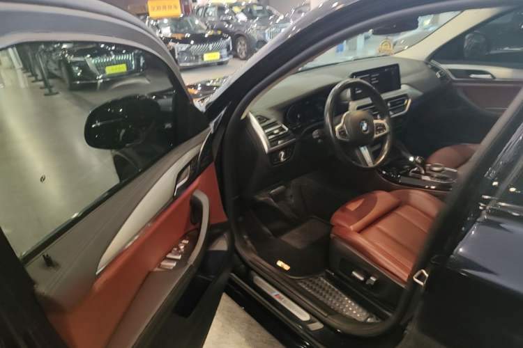 Used BMW X4 2022 xDrive 25i M Sport Package Driver Seat