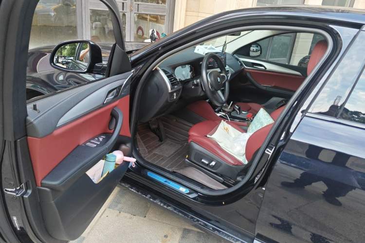 Used BMW X4 2022 xDrive 25i M Sport Package Driver Seat