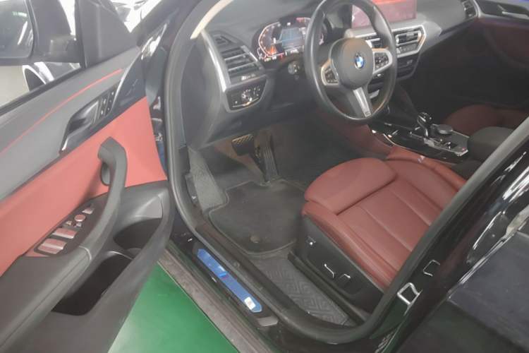 Used BMW X4 2022 xDrive 30i M Sport Package Driver Seat