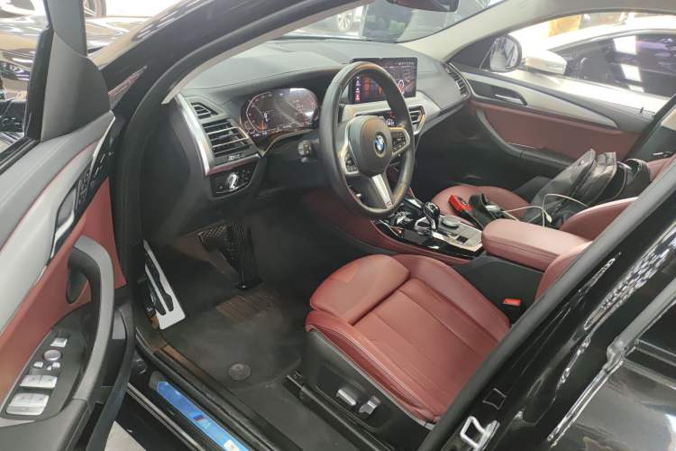 Used BMW X4 2022 xDrive 25i M Sport Package Driver Seat