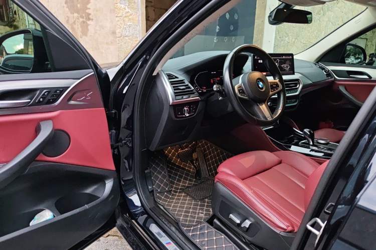 Used BMW X4 2022 xDrive 25i M Sport Package Driver Seat