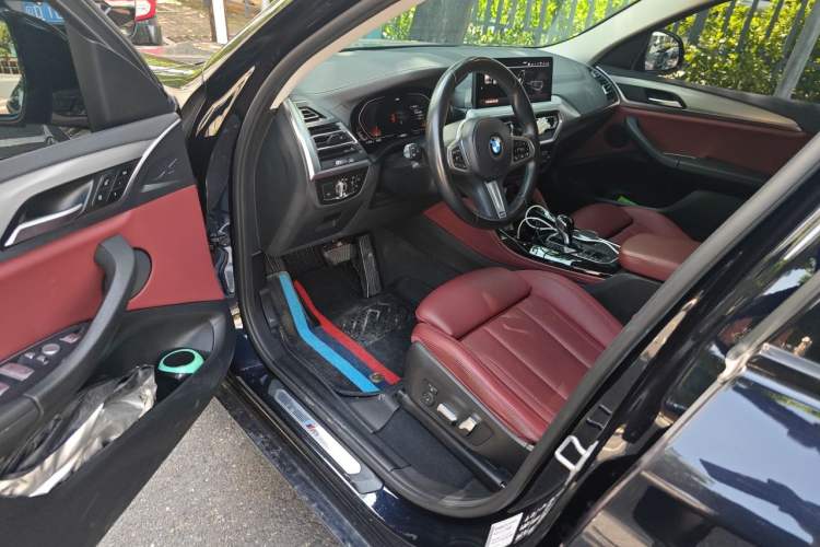 Used BMW X4 2022 xDrive 30i M Sport Package Driver Seat