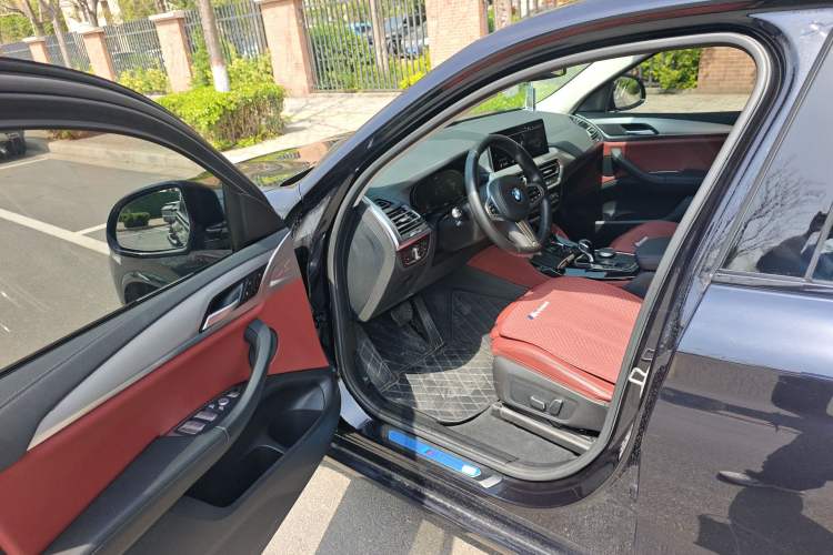 Used BMW X4 2022 xDrive 25i M Sport Package Driver Seat