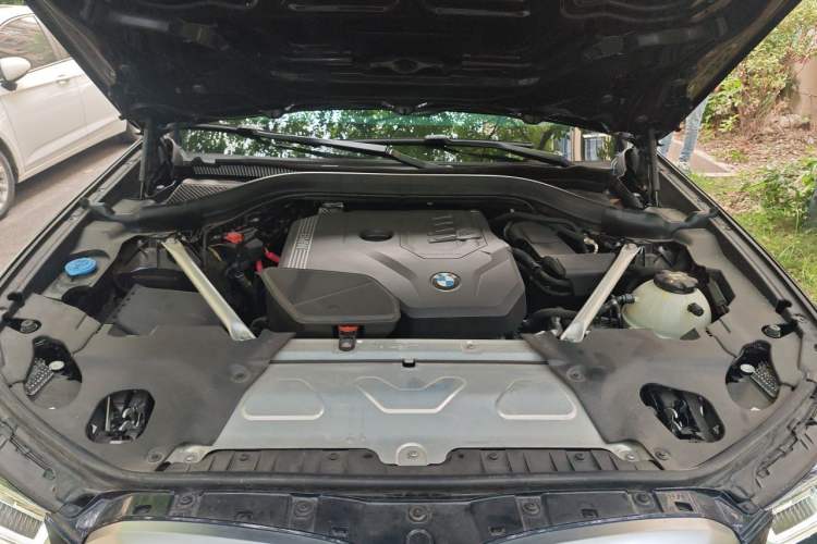 Used BMW X4 2022 xDrive 25i M Sport Package Engine Bay