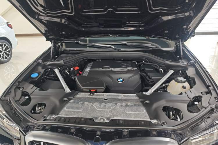 Used BMW X4 2022 xDrive 25i M Sport Package Engine Bay