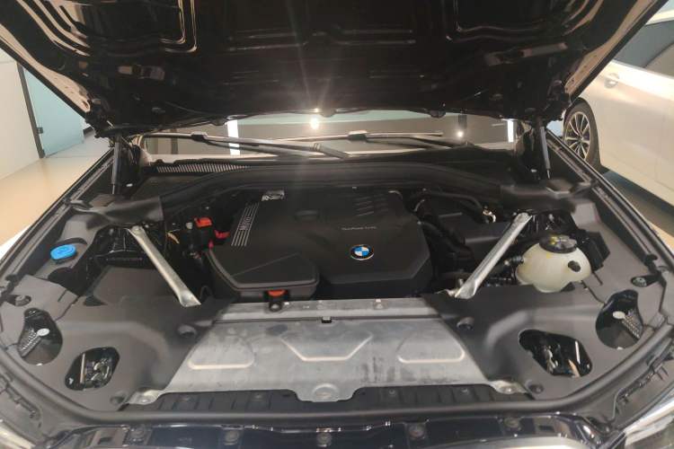 Used BMW X4 2022 xDrive 25i M Sport Package Engine Bay