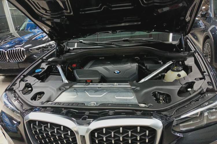 Used BMW X4 2022 xDrive 25i M Sport Package Engine Bay