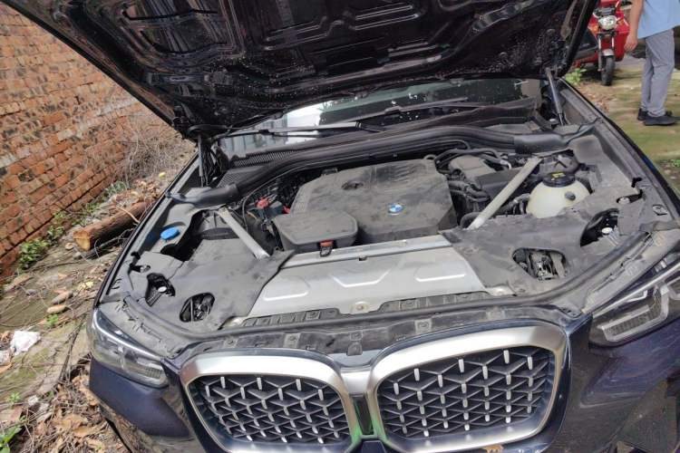 Used BMW X4 2022 xDrive 25i M Sport Package Engine Bay