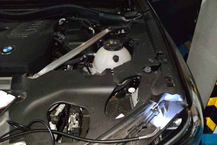 Used BMW X4 2022 xDrive 25i M Sport Package Engine Bay Left