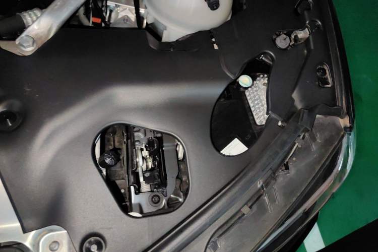 Used BMW X4 2022 xDrive 25i M Sport Package Engine Bay Left