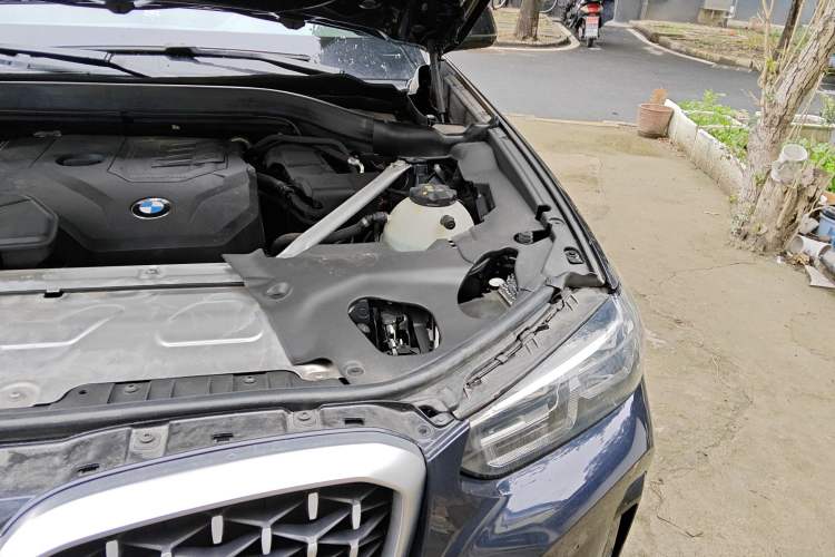 Used BMW X4 2022 xDrive 25i M Sport Package Engine Bay Left