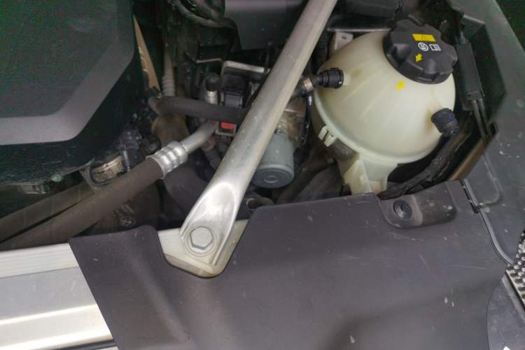 Used BMW X4 2022 xDrive 25i M Sport Package Engine Bay Left