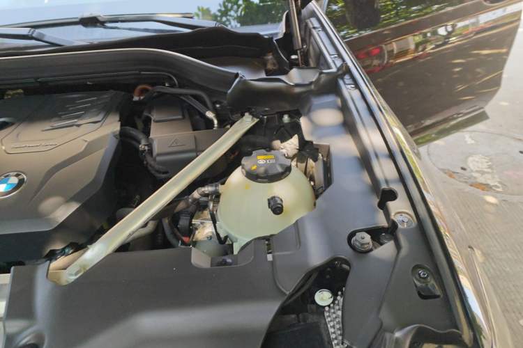 Used BMW X4 2022 xDrive 25i M Sport Package Engine Bay Left