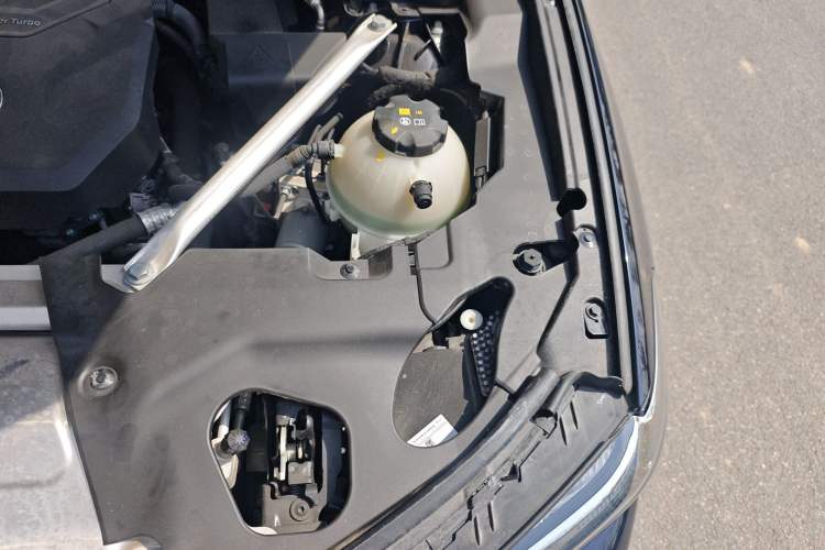Used BMW X4 2022 xDrive 25i M Sport Package Engine Bay Left