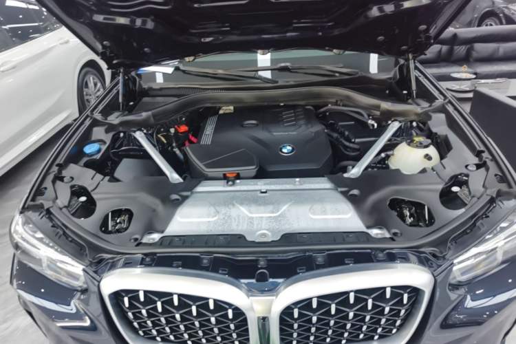 Used BMW X4 2022 xDrive 25i M Sport Package Engine Bay