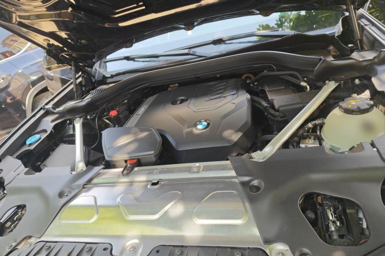 Used BMW X4 2022 xDrive 25i M Sport Package Engine Bay