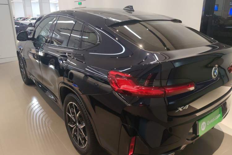 Used BMW X4 2022 xDrive 25i M Sport Package Exterior 2