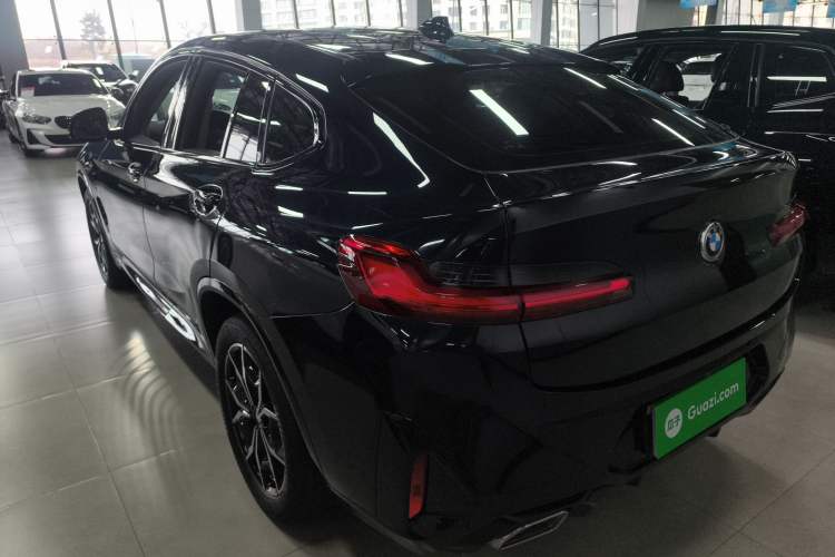 Used BMW X4 2022 xDrive 25i M Sport Package Exterior 3