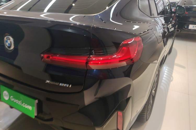 Used BMW X4 2022 xDrive 25i M Sport Package Exterior 3