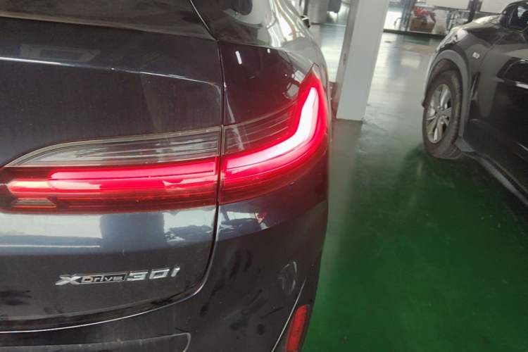 Used BMW X4 2022 xDrive 30i M Sport Package Exterior 3